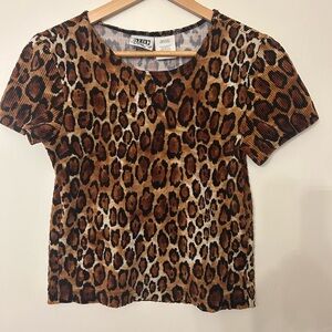 Stylish Leopard Print Crop Top